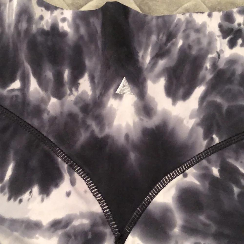 Balance Athletica blue/grey tie dye volley short size small - Picture 2 of 4